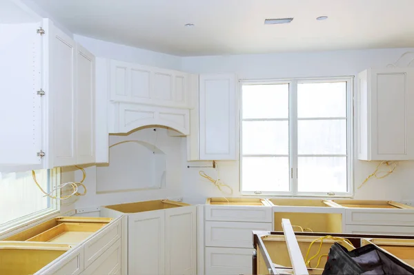 Tips Hiring a Professional Contractor for Your Kitchen Cabinets