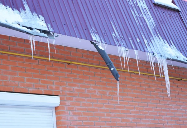 How to Remove Ice Dams Safely
