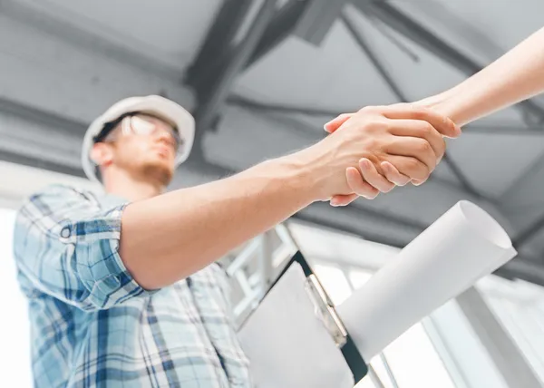 What You Need to Know When Hiring a Home Renovation Contractor